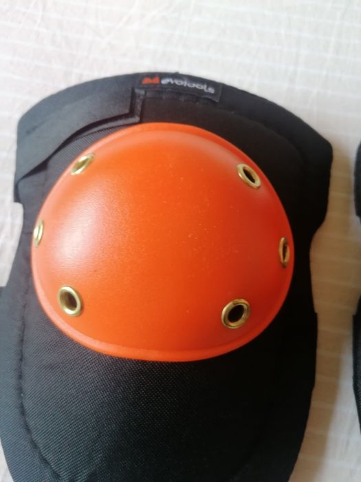 Genunchere și mănuși