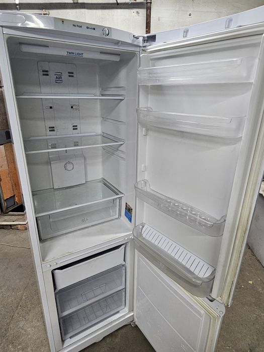 Продам холодильник Индезит