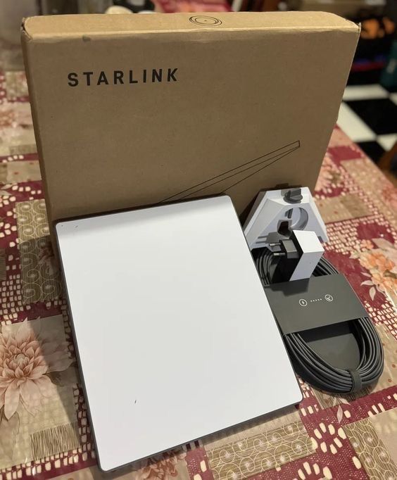 Starlink Mini мобильный интернет для автомобиля