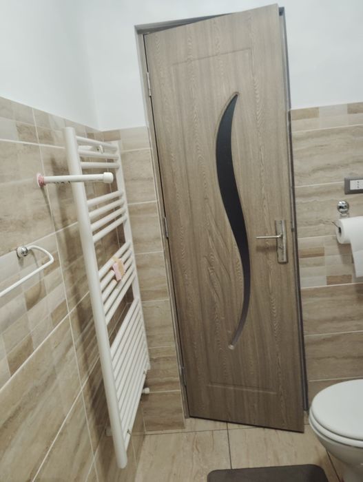 Vand garsoniera complect renovata si mobilata