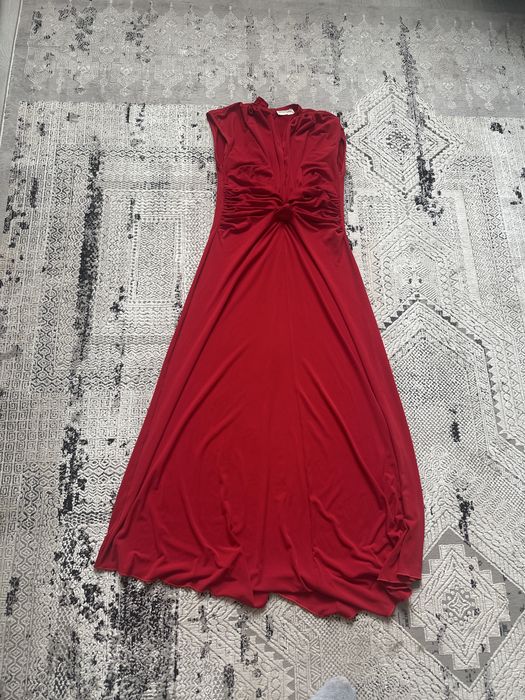 Продам нарядные платья Hugo Boss
