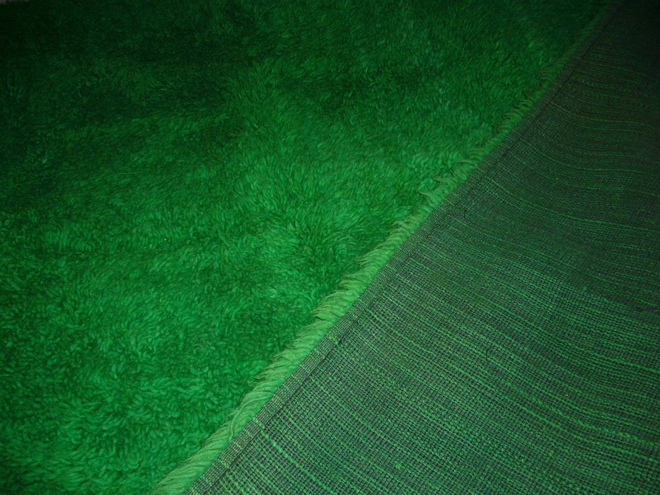 Китеник за спалня - зелен (вълнен) и за единично легло - тъмно син