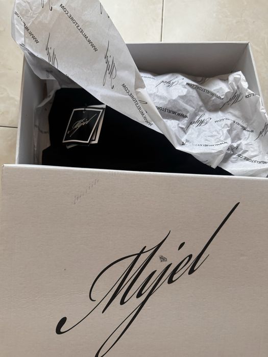 Елегантен Комплект Mijel