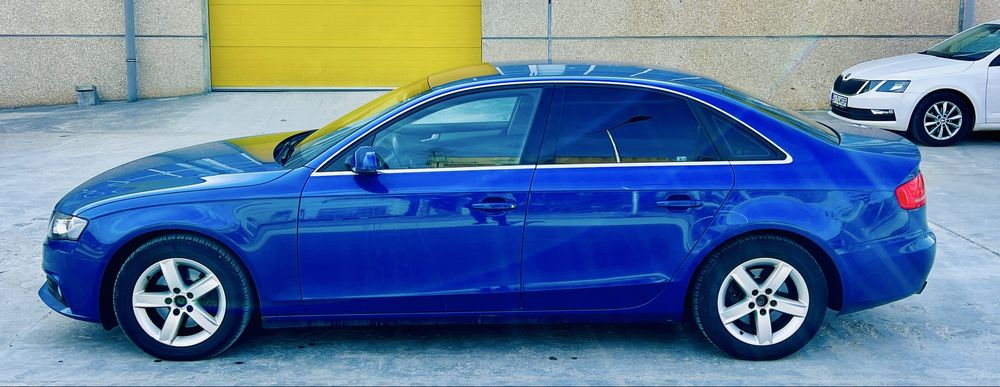 Vând Audi A4 B8 2012 Albastru 160cp
