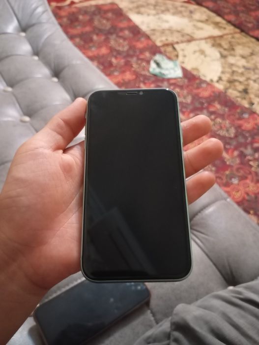 Iphone 11 green b/u.