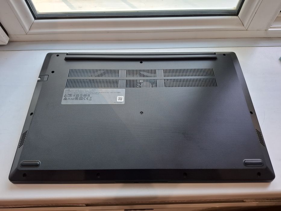 Ноутбук Lenovo V15 G2 IJL