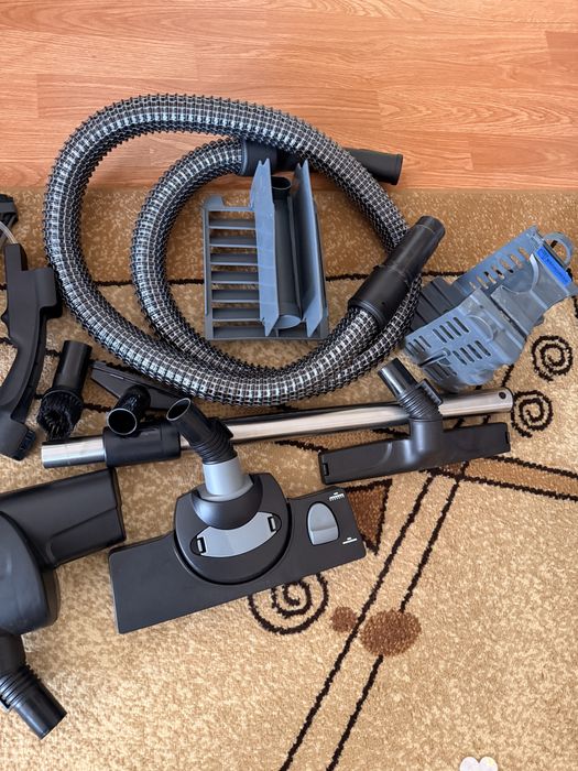 Aspirator Bosch cu spalare