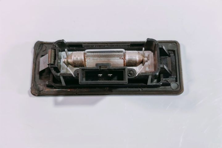 Lampa numar haion 8T0943021 Volkswagen VW Passat B6 seria