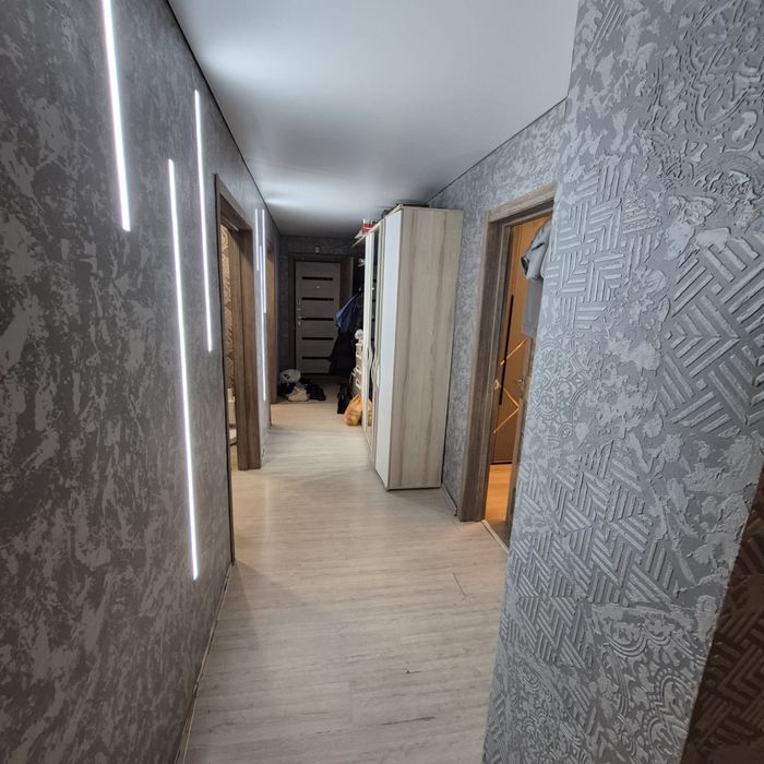 Продам 4 комнатную квартиру