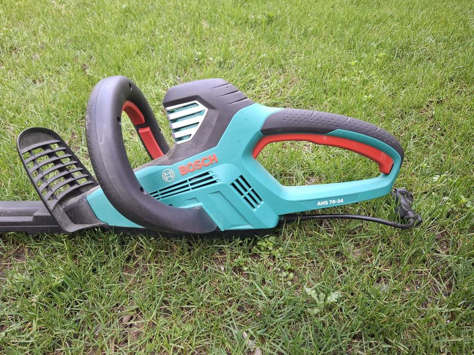 Foarfeca de taiat gard viu BOSCH AHS 70-34 700 W