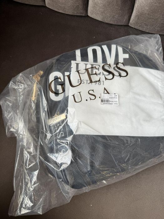 Нова раница Guess