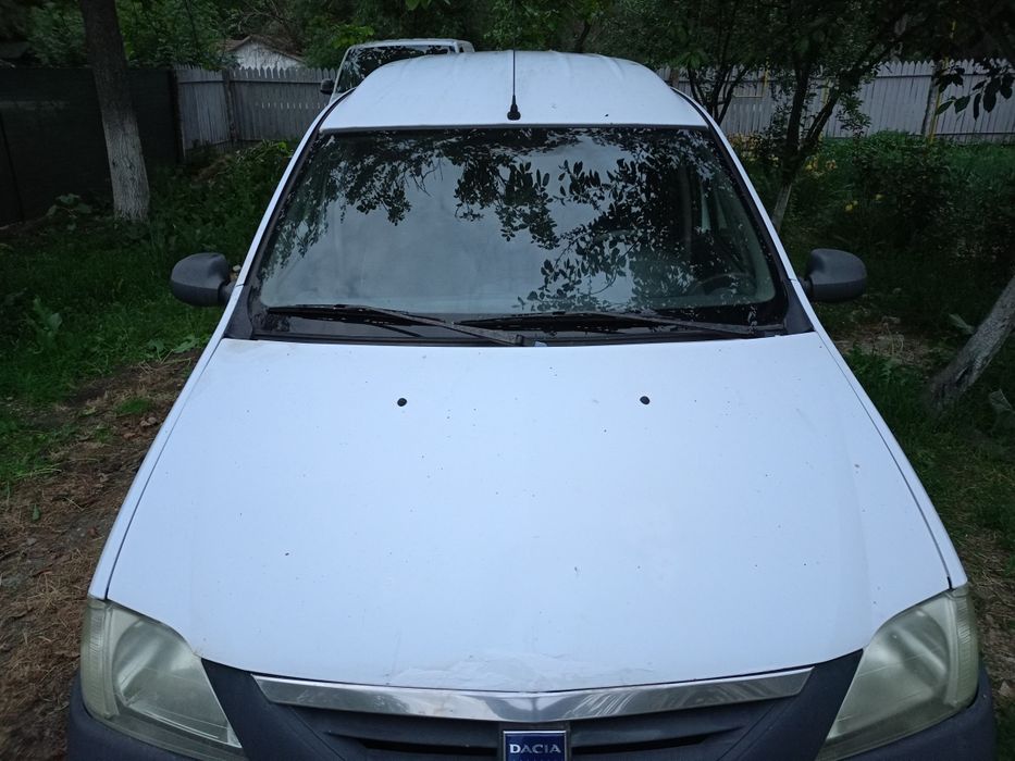 Vând Dacia Logan Van