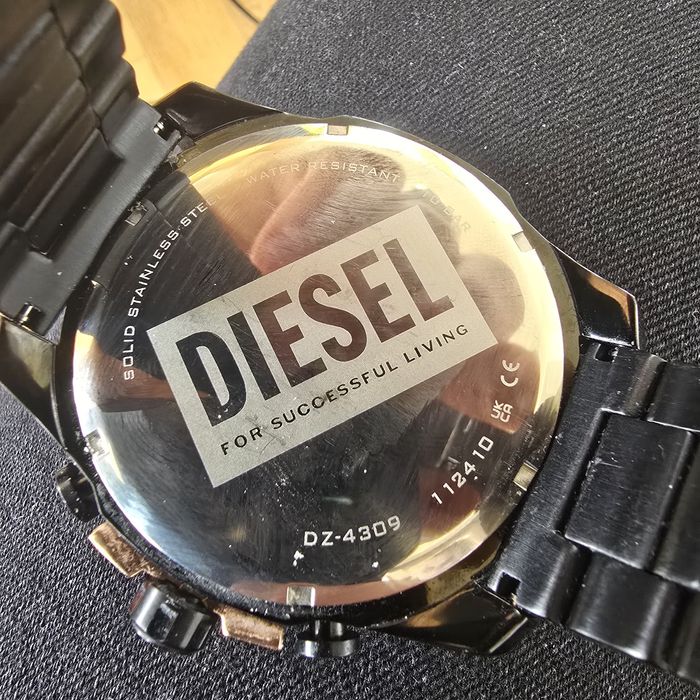 Продавам 2 часовника