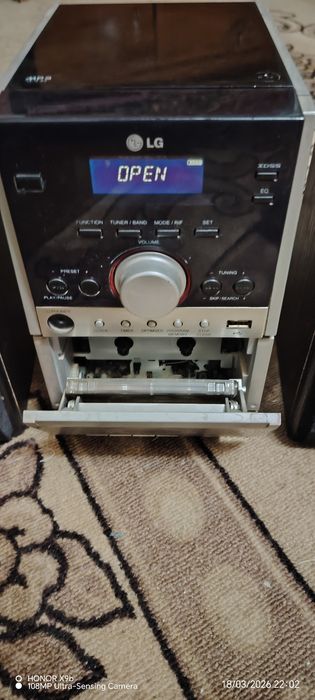 Музыкальный центр LG