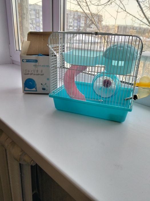 Продам клетку и шарик для хомяка