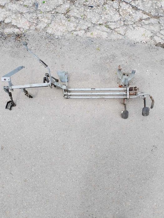 Продавам педали за Toyota Yaris 2009 г.