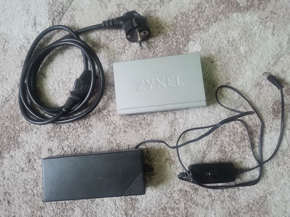 Vând Access Point-uri Zyxel