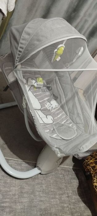 Срочно продам детский шезлонг -качалка