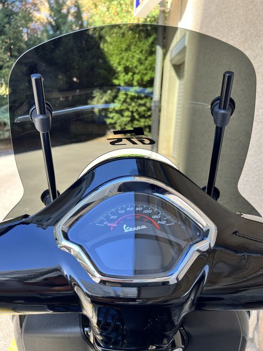 Скутер Vespa Super GTS 300