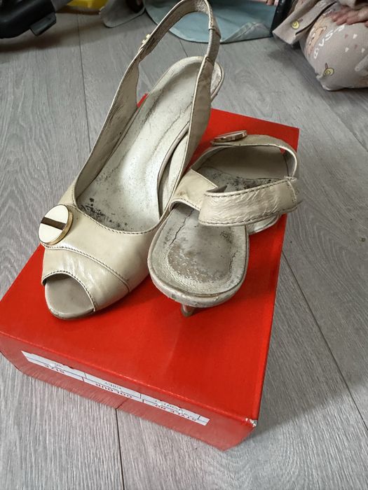 Отдам даром обувь, 36 размер