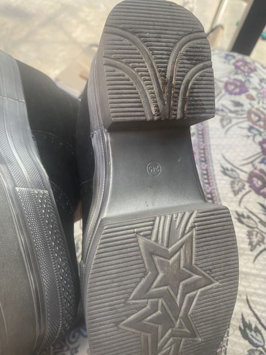 Продам ботинки