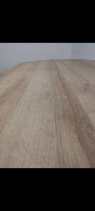 Продам стол для гостинной