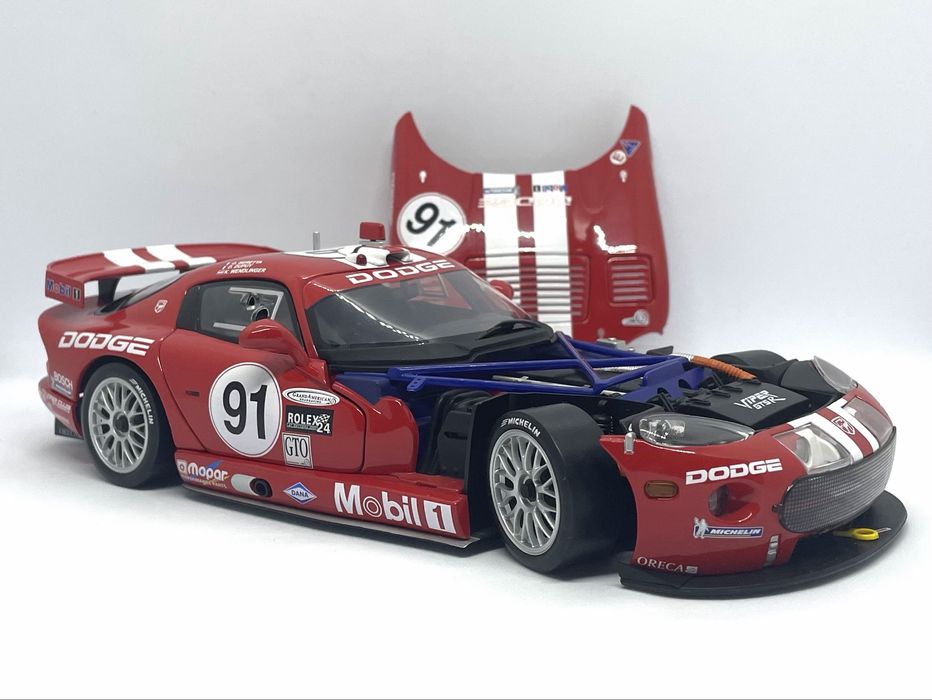 Macheta Dodge Viper GTS-R, AUTOArt, 1:18