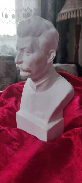 бюсты и статуэтки советских времен