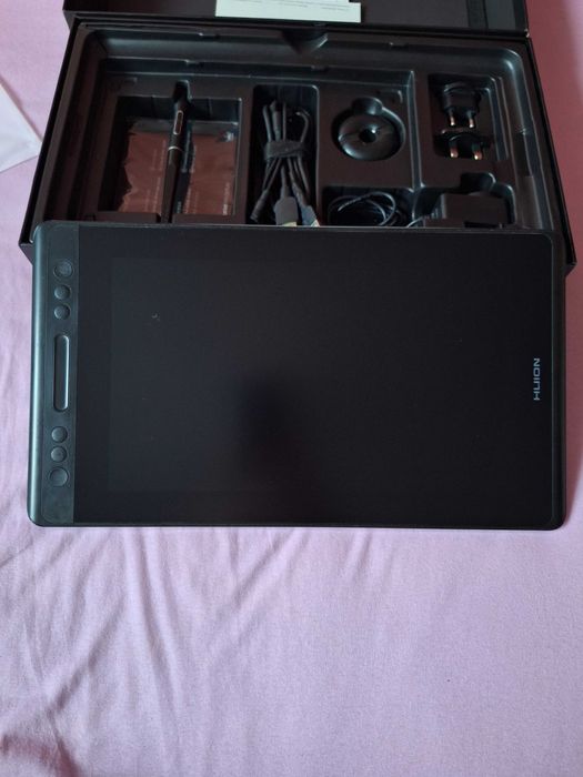 Huion Kamvas Pro 13 Gen1 - Funcțional - Ecran cu Defecte Estetice