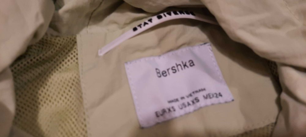 Две къси якета Bershka XS