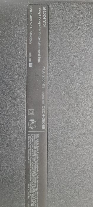 Продам Sony PS3 в полном комплекте с игровыми дисками.