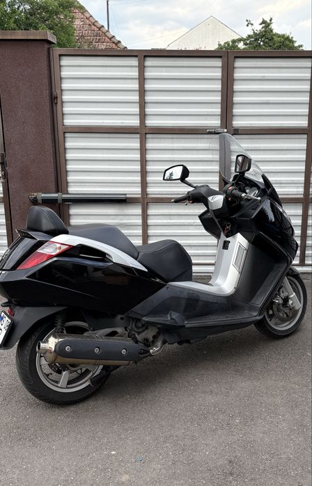 Scuter motocicleta peugeot satelis 400