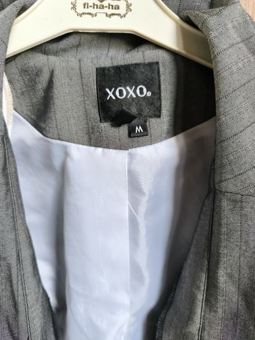 Късо сако XOXO  в сив цвят