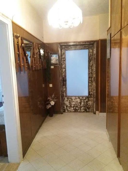 Дава се под наем Четиристаен апартамент в Хасково, Център - 120 кв.м за 278.97 € - Снимка #10