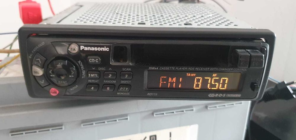 Radio casetofon auto Panasonic CQ RD115 4x35W