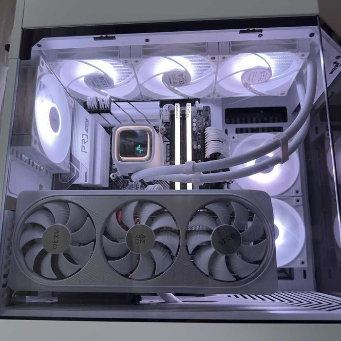 Геймърски Компютър | RTX 4070 Super | i7 13700F | 32 GB + 2 TB | Z790