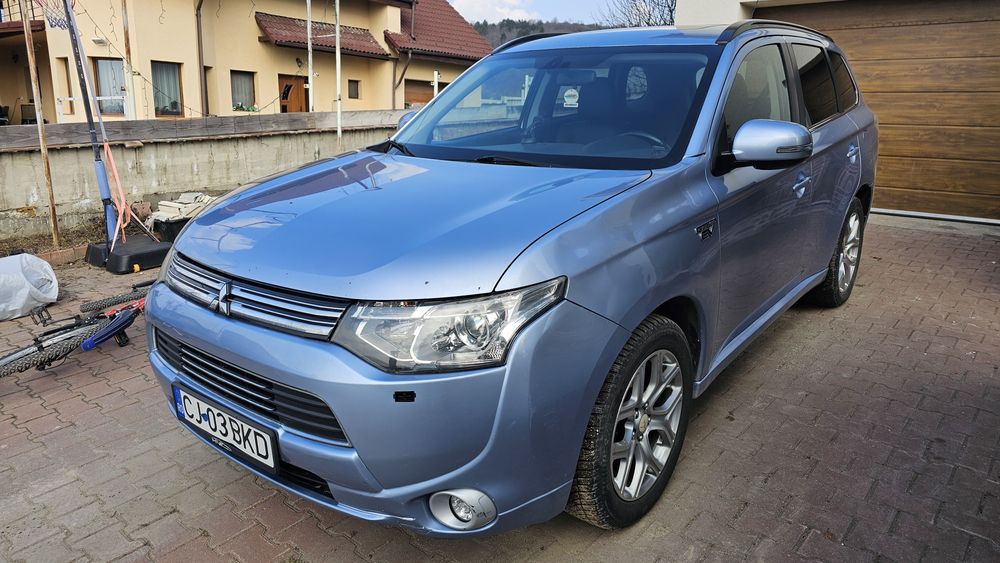 Vand Mitsubishi OUTLANDER