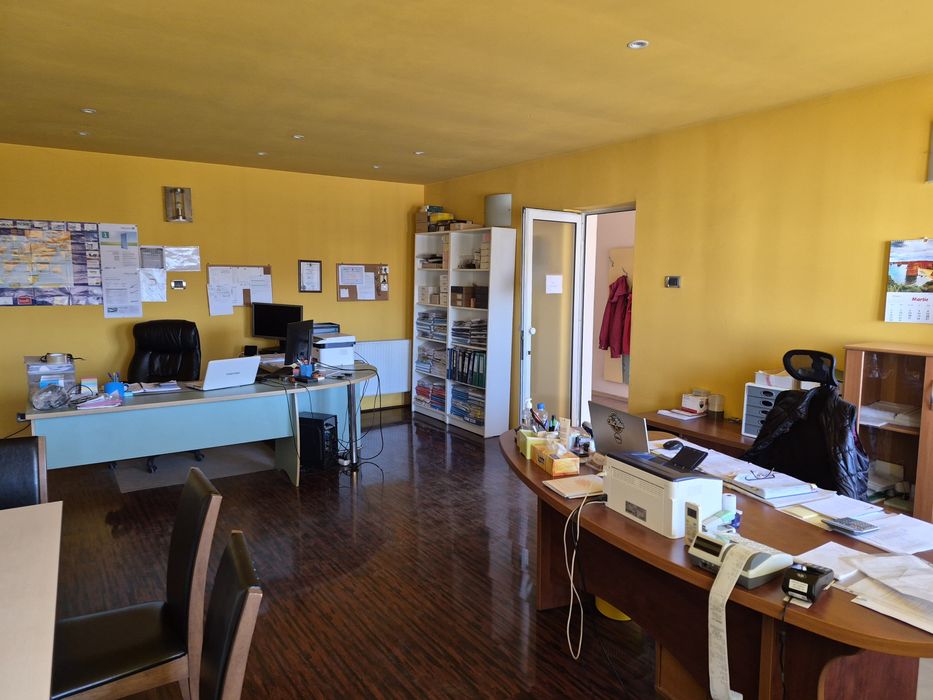 Vand ( cesionez actiuni ) firma distributie panouri solare