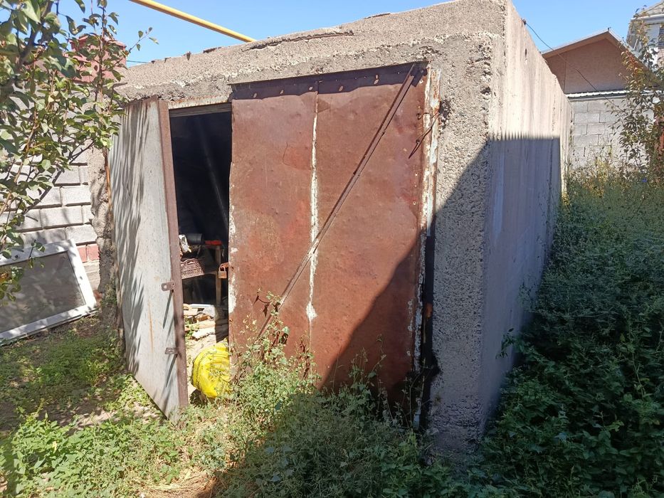 Продам железобетонный гараж