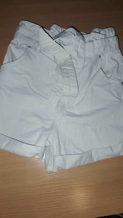 Къси дънкови панталонки, поли и дънки