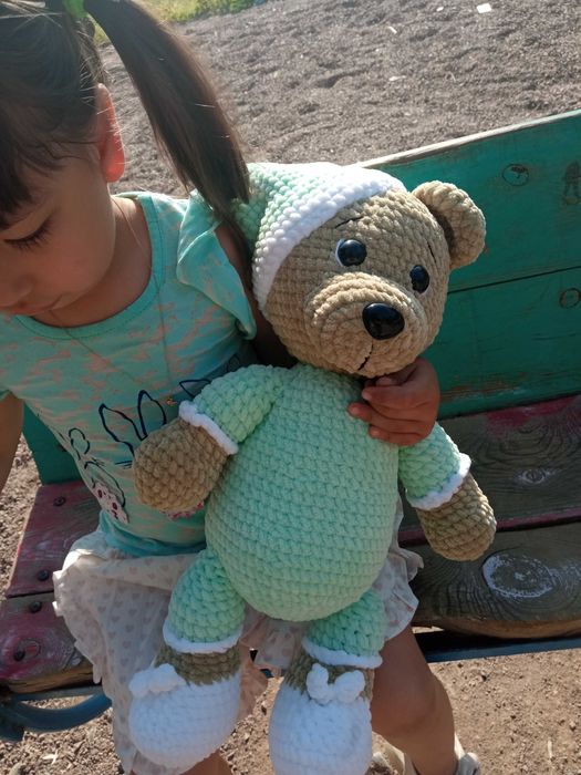 Большой мишка в пижамке.