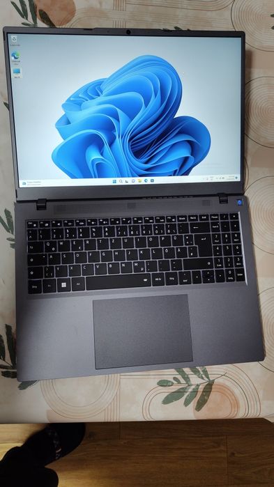 Laptop Medion / 16 inch / i3-1215U/ 8 GB ddr 4 / ssd 256 gb
