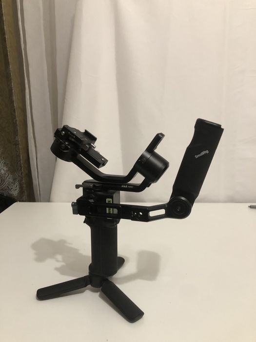 Продам стабилизатор Dji rs3 mini