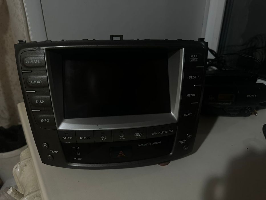 Продам планшет lexus is 250