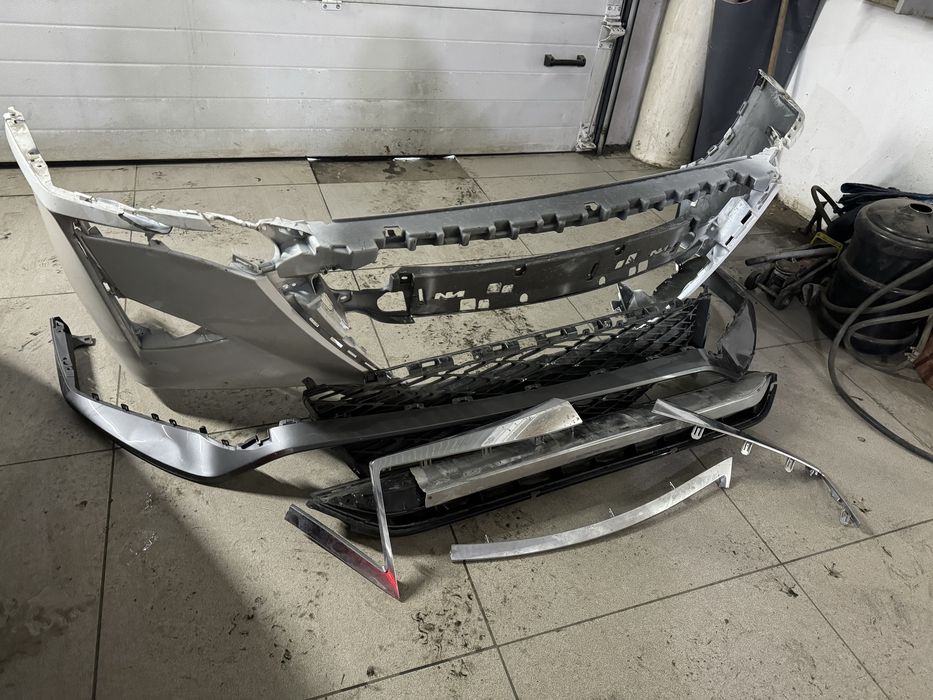 Бампер передний Lexus RX 350