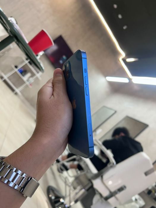 продается Iphone 13