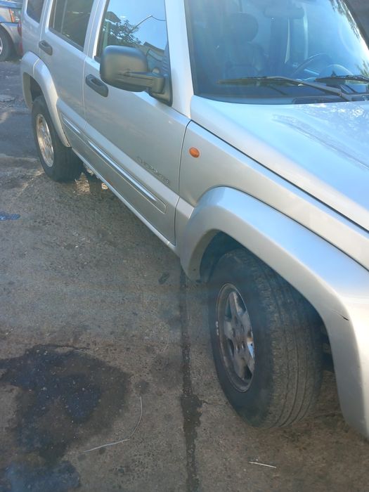 Jeep Cherokee 2.8 CRD autoutilitara 4 locuri