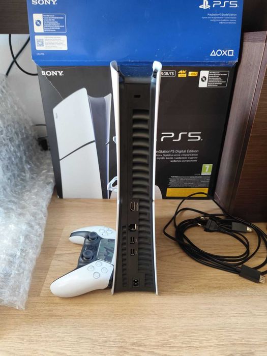 PS5 + FC26 в безупречно състояние