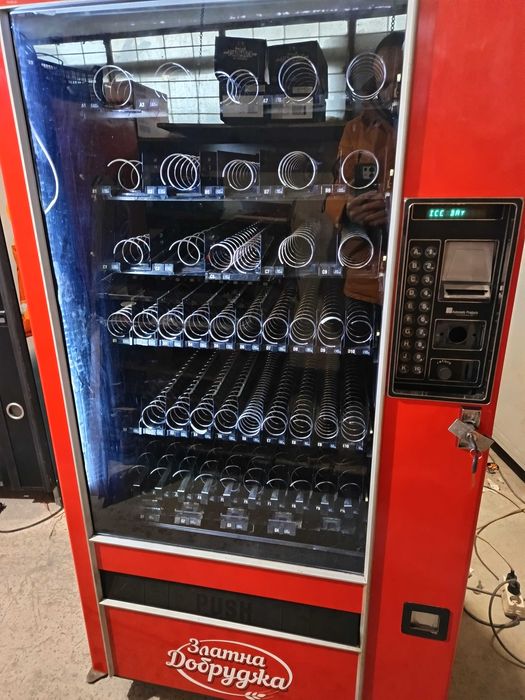 Вендинг машина Automatic Products ОГРОМЕН КАПАЦИТЕТ Здрава и Изгодна!