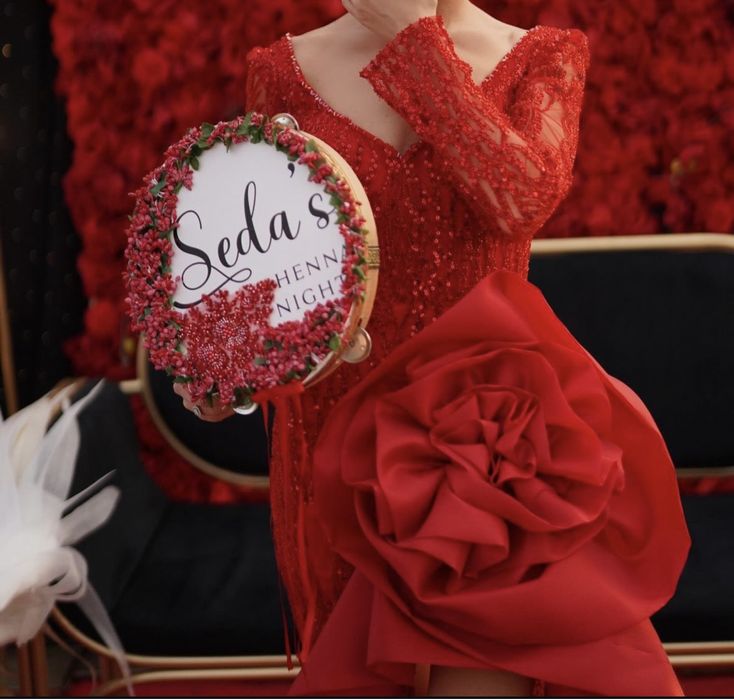 Червена рокля без забележки